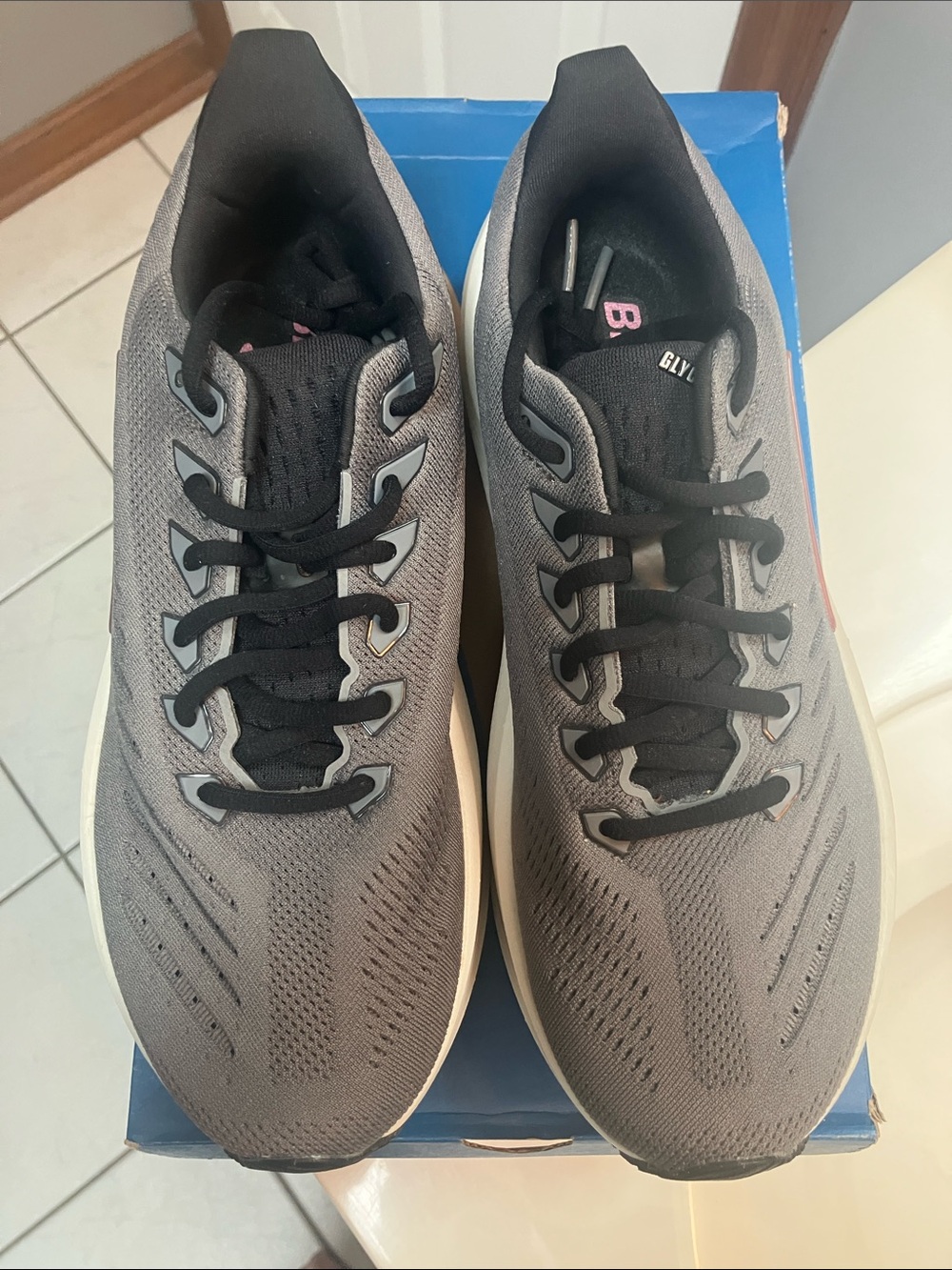 Brooks Women's Glycerin Max 2 Brand New Size 9 Medium (Retail $200) - Picture 4 of 7